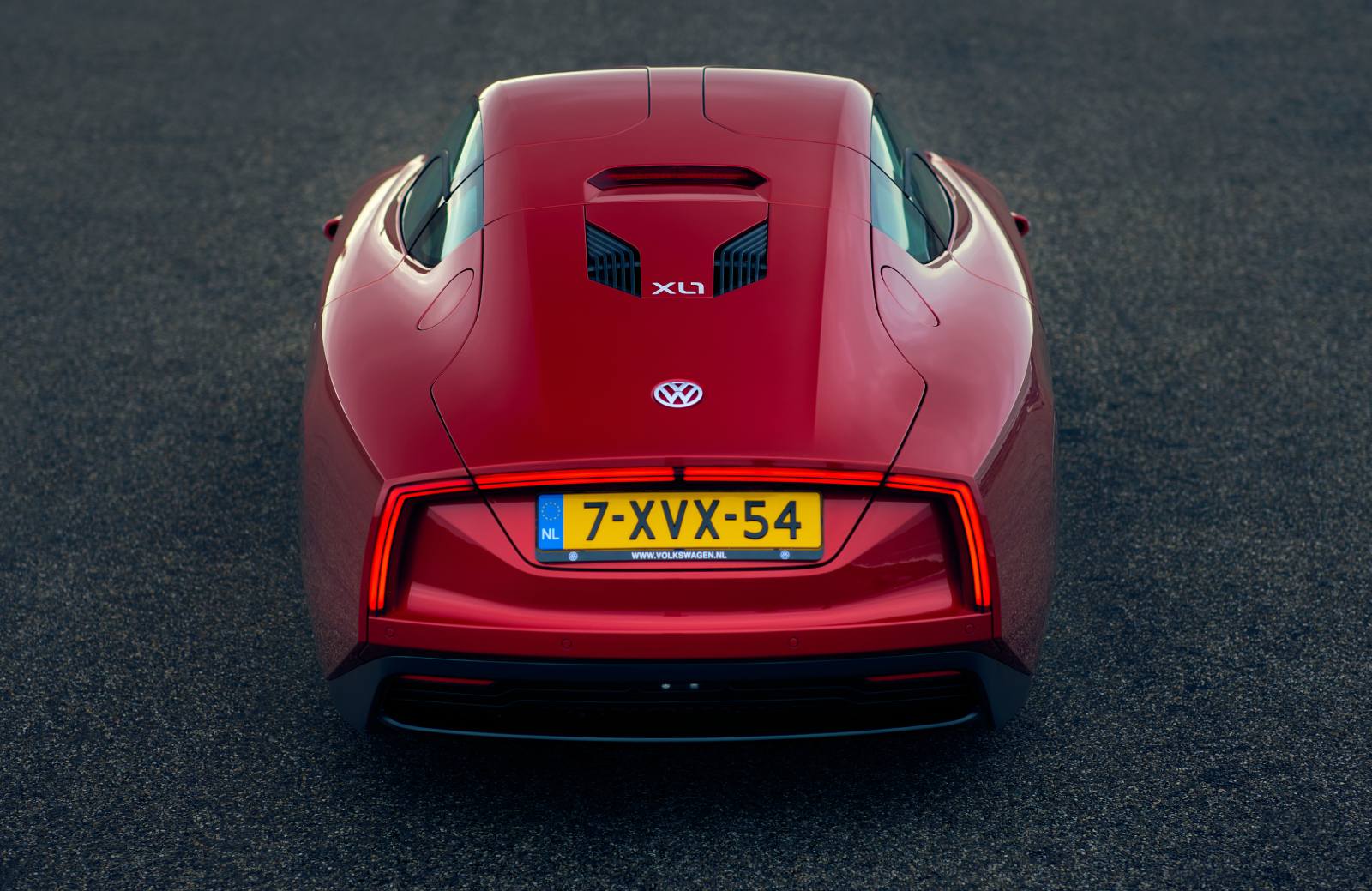 Volkswagen XL1 rood NL kenteken